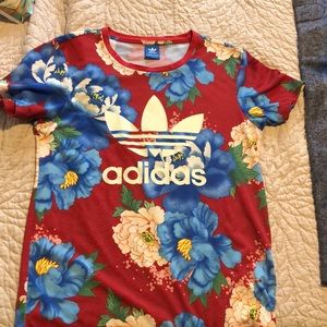 Short sleeve floral Adidas top